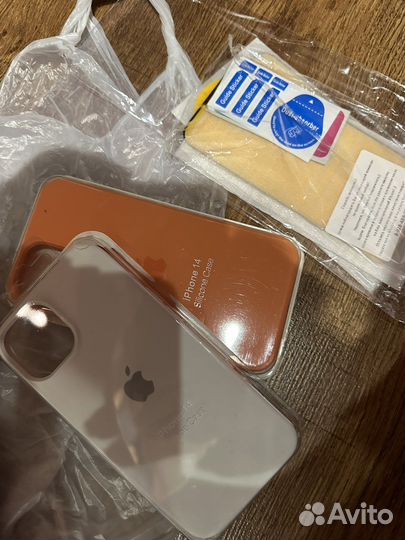 Чехол на iPhone 14