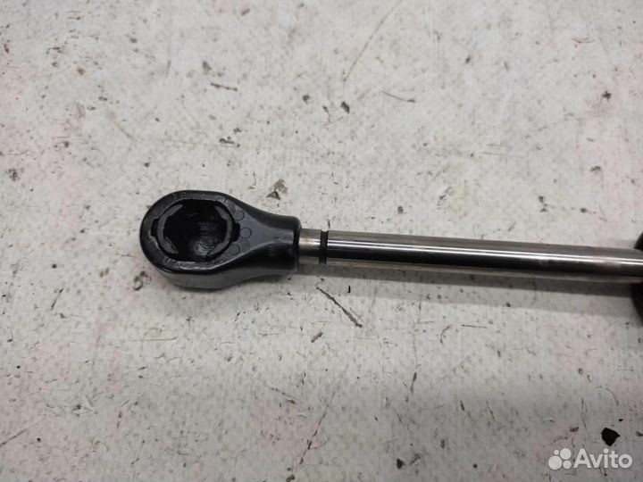 Ограничитель двери w221 S-class 642.930 05.2007