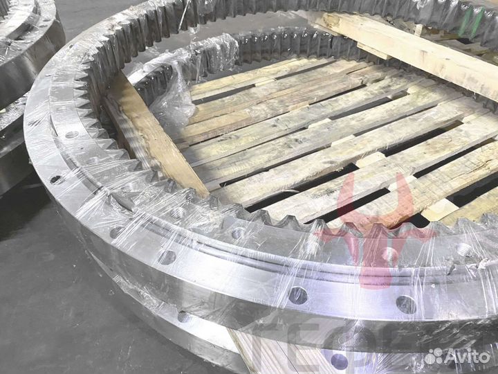 Поворотный круг Hyundai R300LC-9 81N8-00024GG