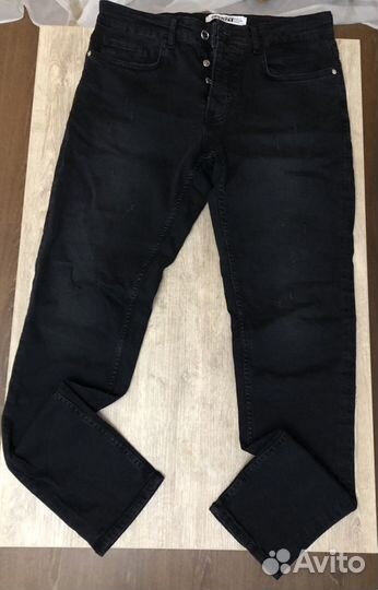 Джинсы зауженные