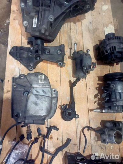 Кронштейн генератора Renault Logan