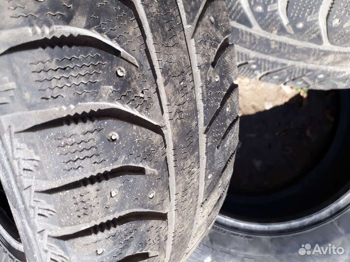 Bridgestone Ice Cruiser 7000 215/65 R16 98T