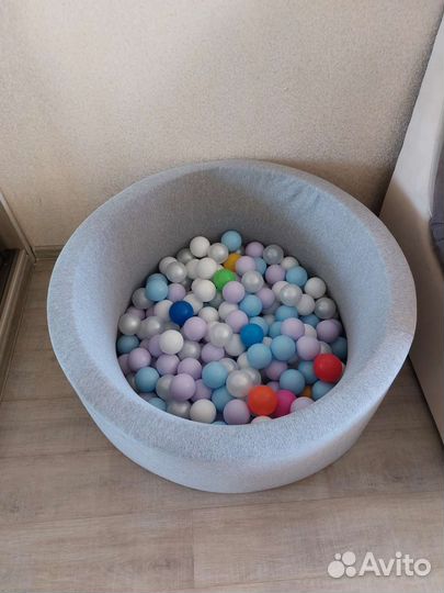 Бассейн с шариками