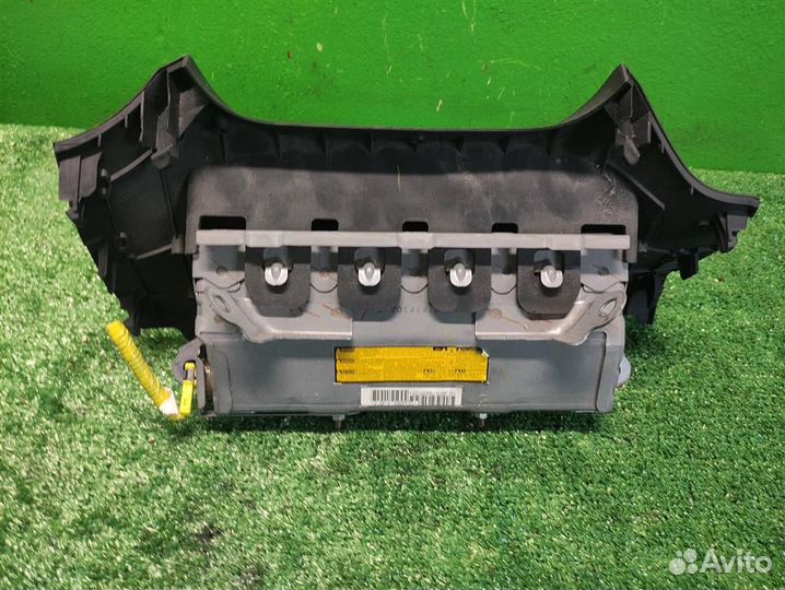 Подушка безопасности коленная Toyota Auris E150 2