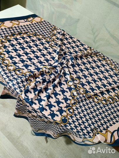 90см Gucci новый шёлковый платок розово-синий