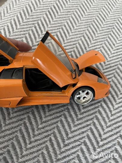 Jada 1/24 Lamborghini aventador lp700-4 2011