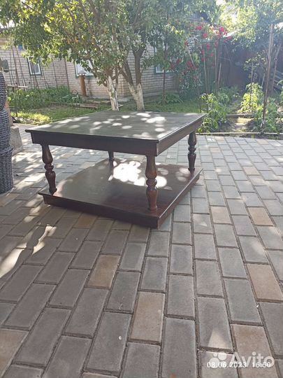 Журнальный столик на колесиках бу