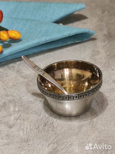 Солонка с ложкой, рюмки серебро (антиквариат)
