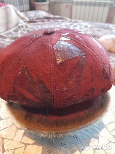 Продаю кепку кожаную женскую
