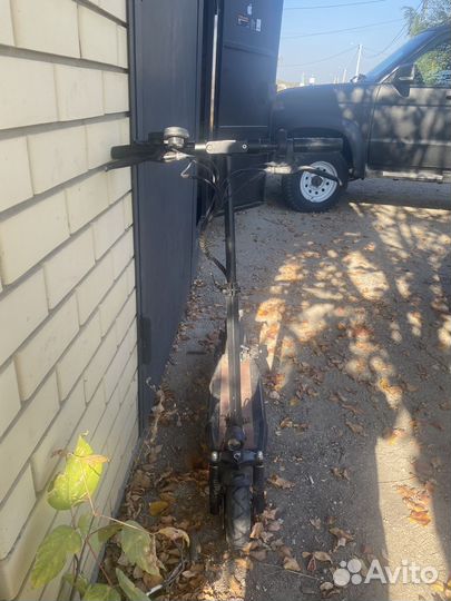 Продаю электро самокат Kugoo m4