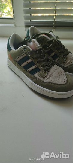 Кроссовки adidas