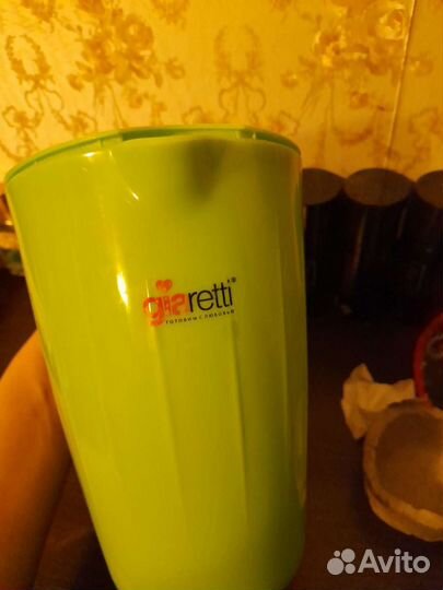 Кувшин пластик со стаканами