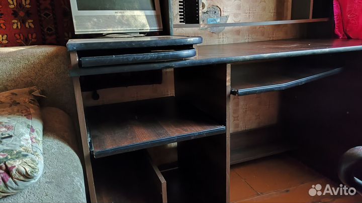 Компьютерный стол