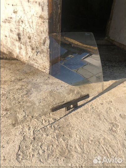 Левое переднее стекло ваз 2115 2114 2109 21099