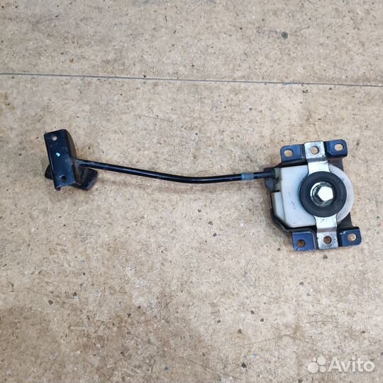 Крепления запасного колёса Toyota Harrier 30 кузов