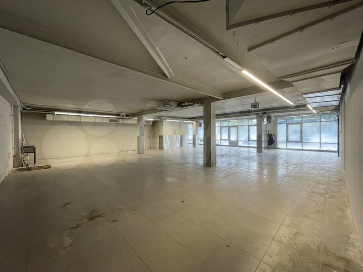 Помещение 170 м2 рядом с магазином 