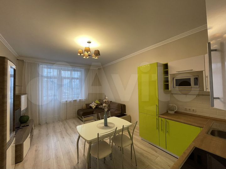 2-к. квартира, 60 м², 10/13 эт.