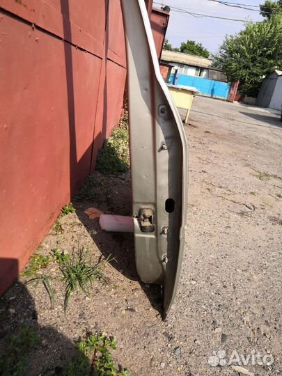 Задная дверь на Лада Ларгус