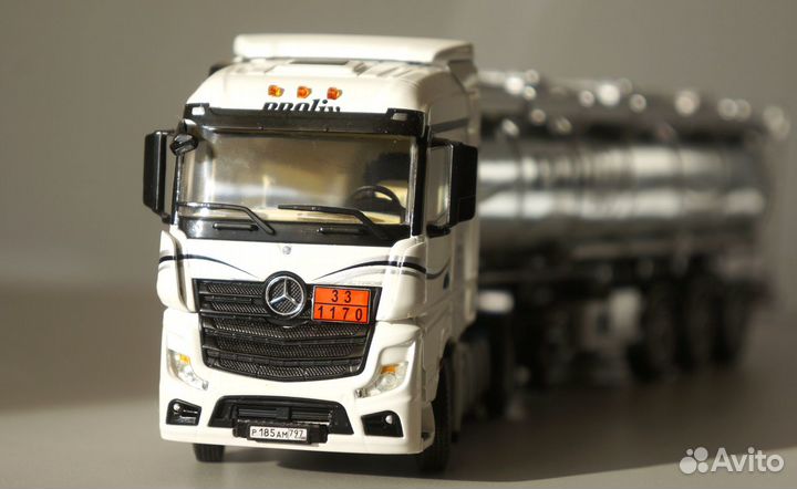 1/50 тягач Mercedes бензовоз бочка цистерна WSI