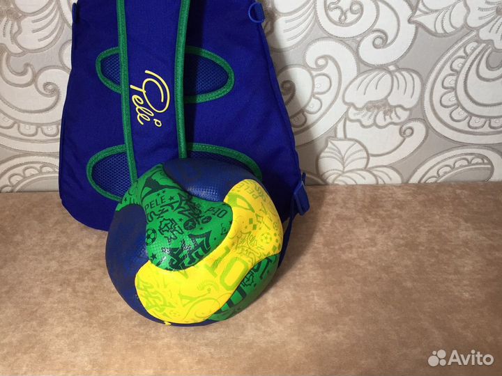 Рюкзак Pele и футбольный мяч