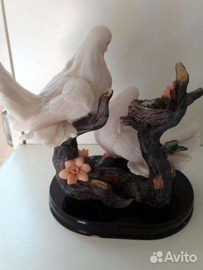 Статуэтка Голуби