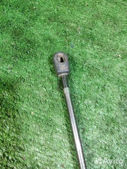 Амортизатор крышки багажника Renault Megane 2