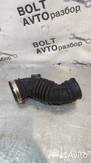 Патрубок воздушного фильтра Nissan Cube Z12 HR15DE