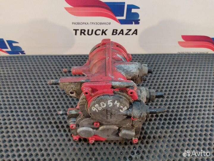 Кран управления тормозами прицепа