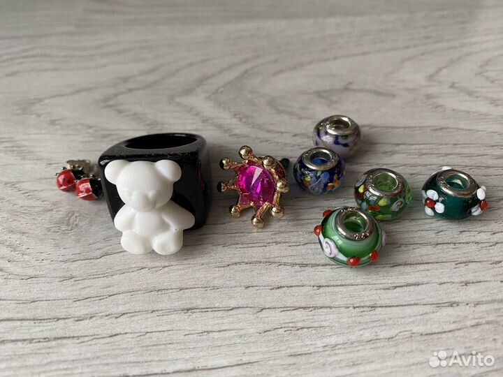 Украшения - серьги, кольца, колье