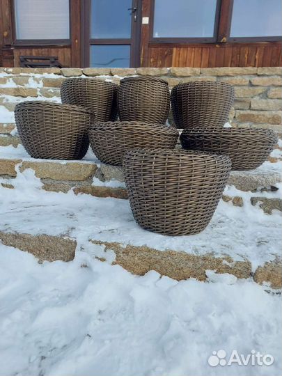 Кашпо из искусственного ротанга