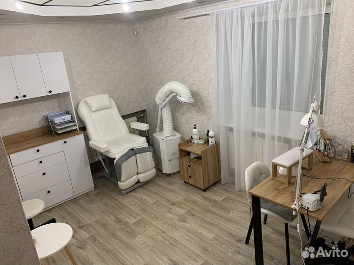 Сдам место мастеру маникюра