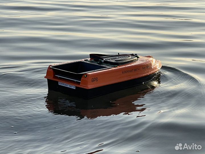 Прикормочный кораблик с Автопилотом GPS
