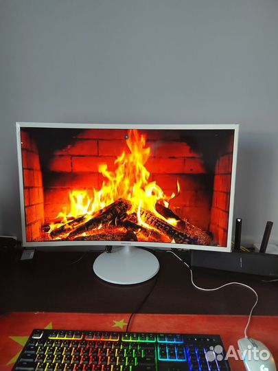 Монитор 32 изогнутый