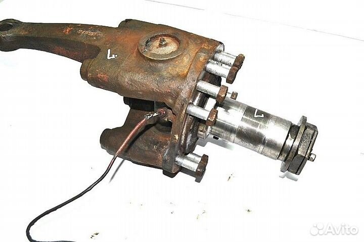 Поворотный кулак переднего моста, левый iveco Euro