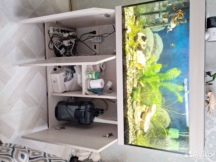 Аквариум с тумбой 200л