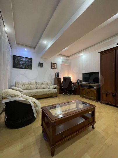 3-к. квартира, 90 м², 3/4 эт.