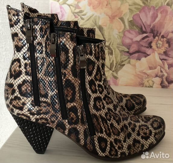 Женская обувь 44 размера, новая, Laura Potti