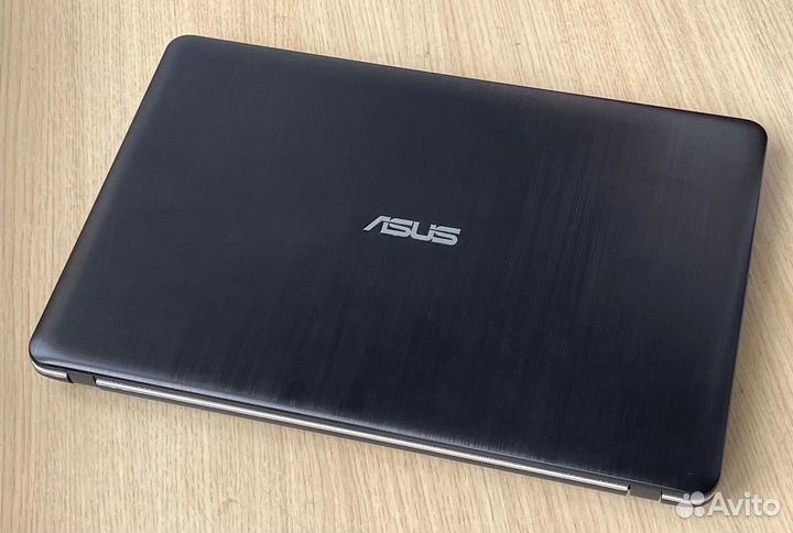 Asus vivobook i3-6100u/8gb/256gb/FullHd