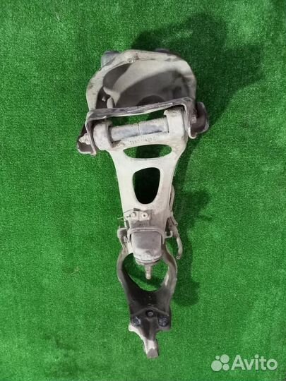 Рычаги передние б/у Peugeot 407 2004-2010