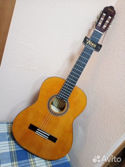 Классическая гитара Valencia V C -104