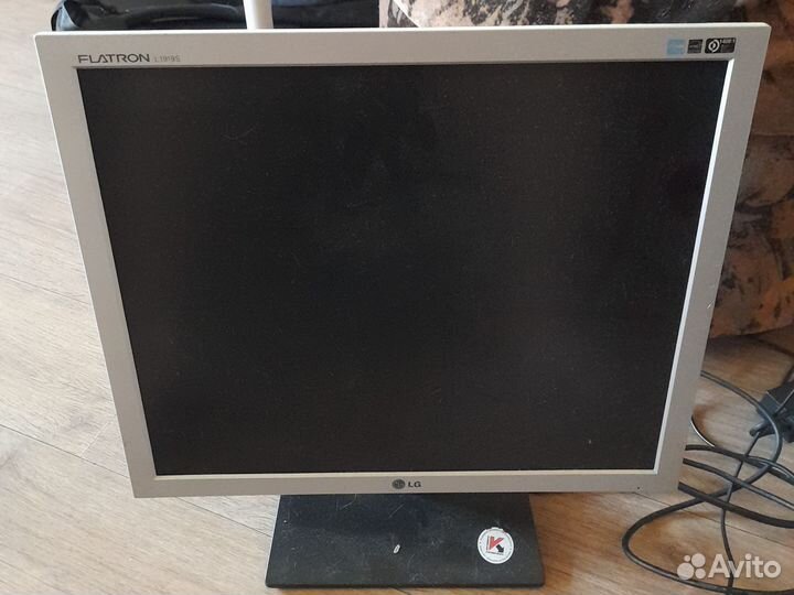 Монитор LG flatron l1919s