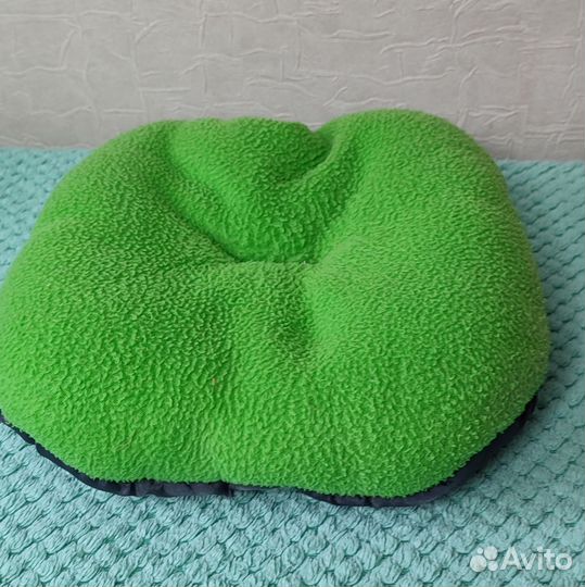 Лежанки и домики для животных