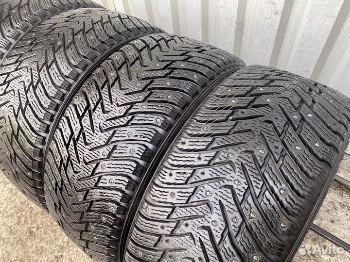 Nokian Tyres Hakkapeliitta 8 235/45 R18