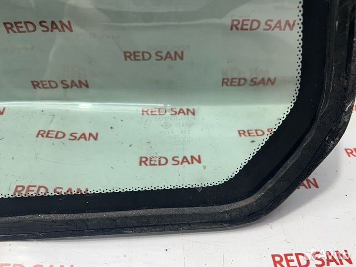 Стекло собачника правое Mitsubishi Pajero Sport