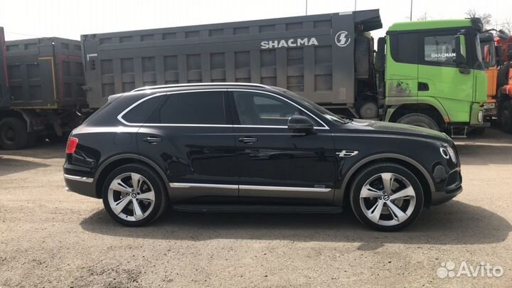 Bentley Bentayga 4.0 AT, 2018, 65 003 км