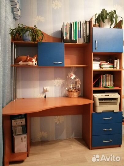 Школьный уголок компьютерный стол