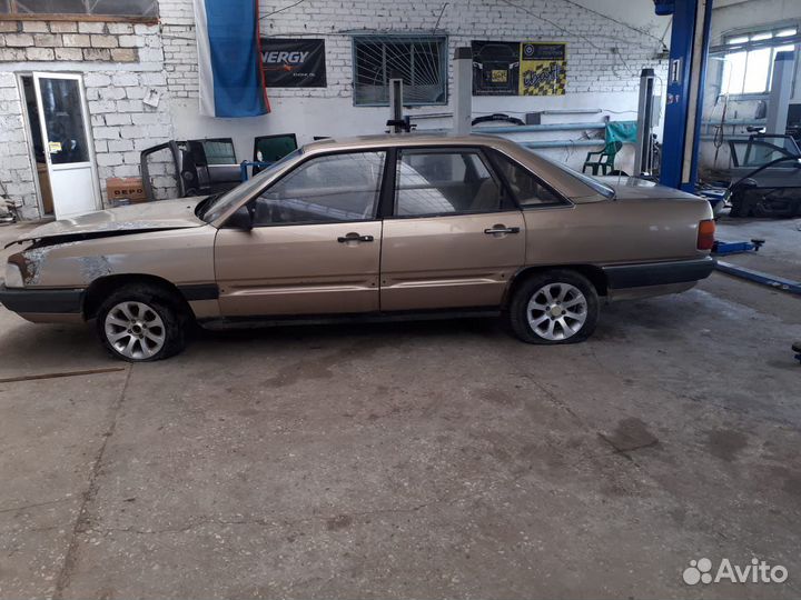 Запчасти на audi 100 Разбор