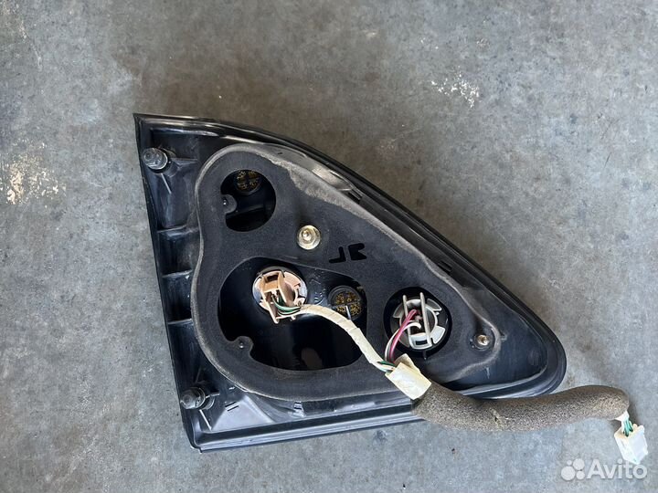 Фонарь задний правый внутренний