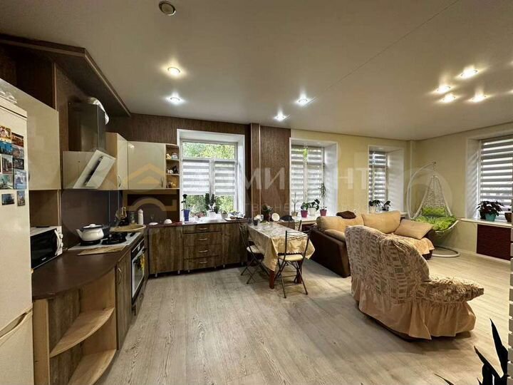 4-к. квартира, 82 м², 2/2 эт.