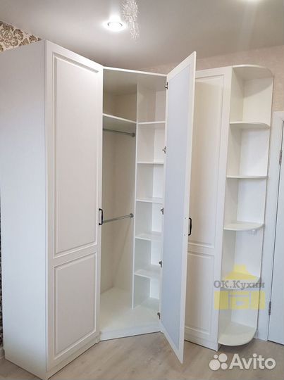 Дверный шкаф